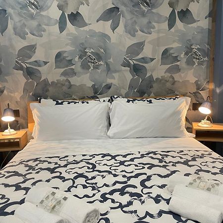 Helle Hus Guest House - 200M From Piazza Bologna Metro And 10 Minutes From The Colosseum المظهر الخارجي الصورة