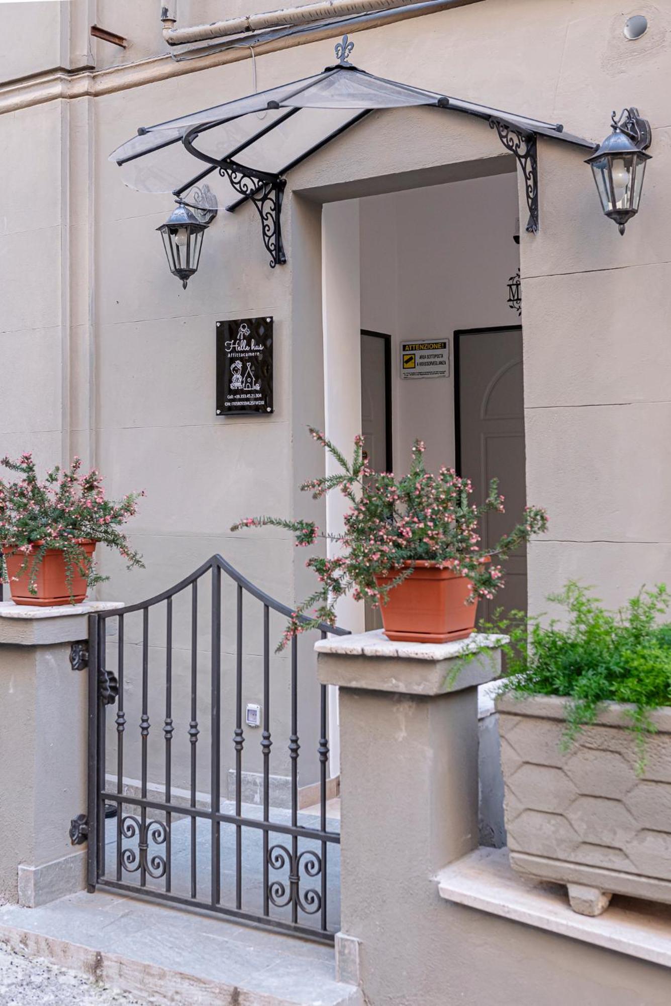 Helle Hus Guest House - 200M From Piazza Bologna Metro And 10 Minutes From The Colosseum المظهر الخارجي الصورة